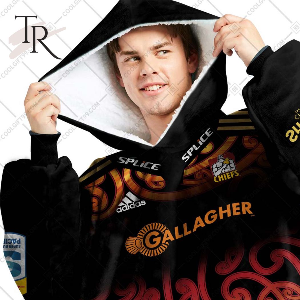 Personalized Super Rugby Gallagher Chiefs Jersey Oodie Fleece Blanket Hoodie Snuggie – soulcals Personalized Super Rugby Gallagher Chiefs Jersey Oodie Fleece Blanket Hoodie Snuggie – soulcals