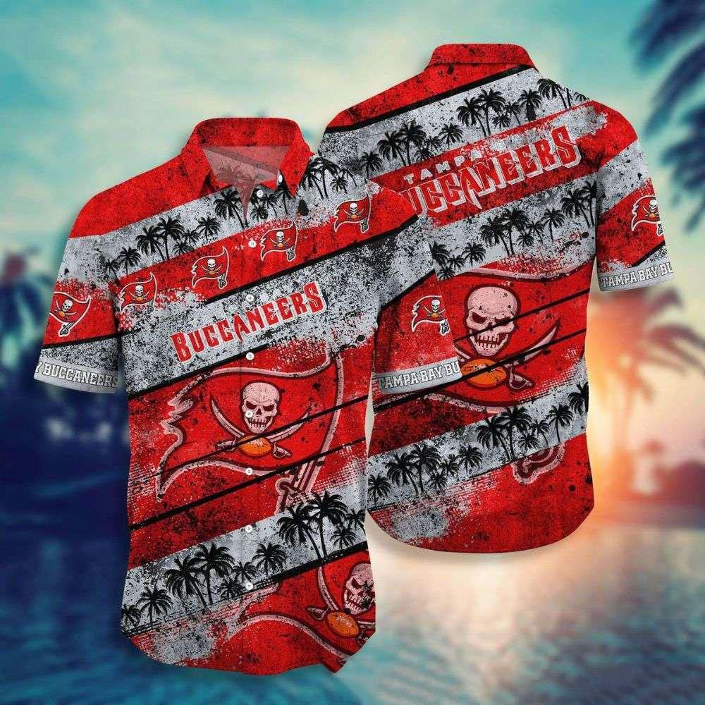 Personalized Tampa Bay Buccaneers Grunge Palm Hawaiian Shirt