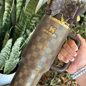 ✨ x Hello Kitty Rainbow Stanley Tumbler 40OZ – Luxury Tumbler 2024 AZS40930 – Azelle Shop