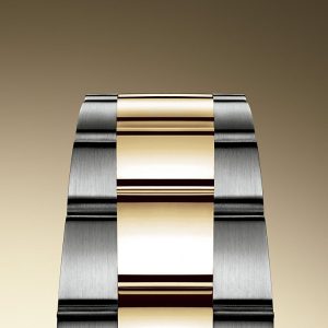 model popin background yellow gold portrait 4 b900b31afe v8eefx0077